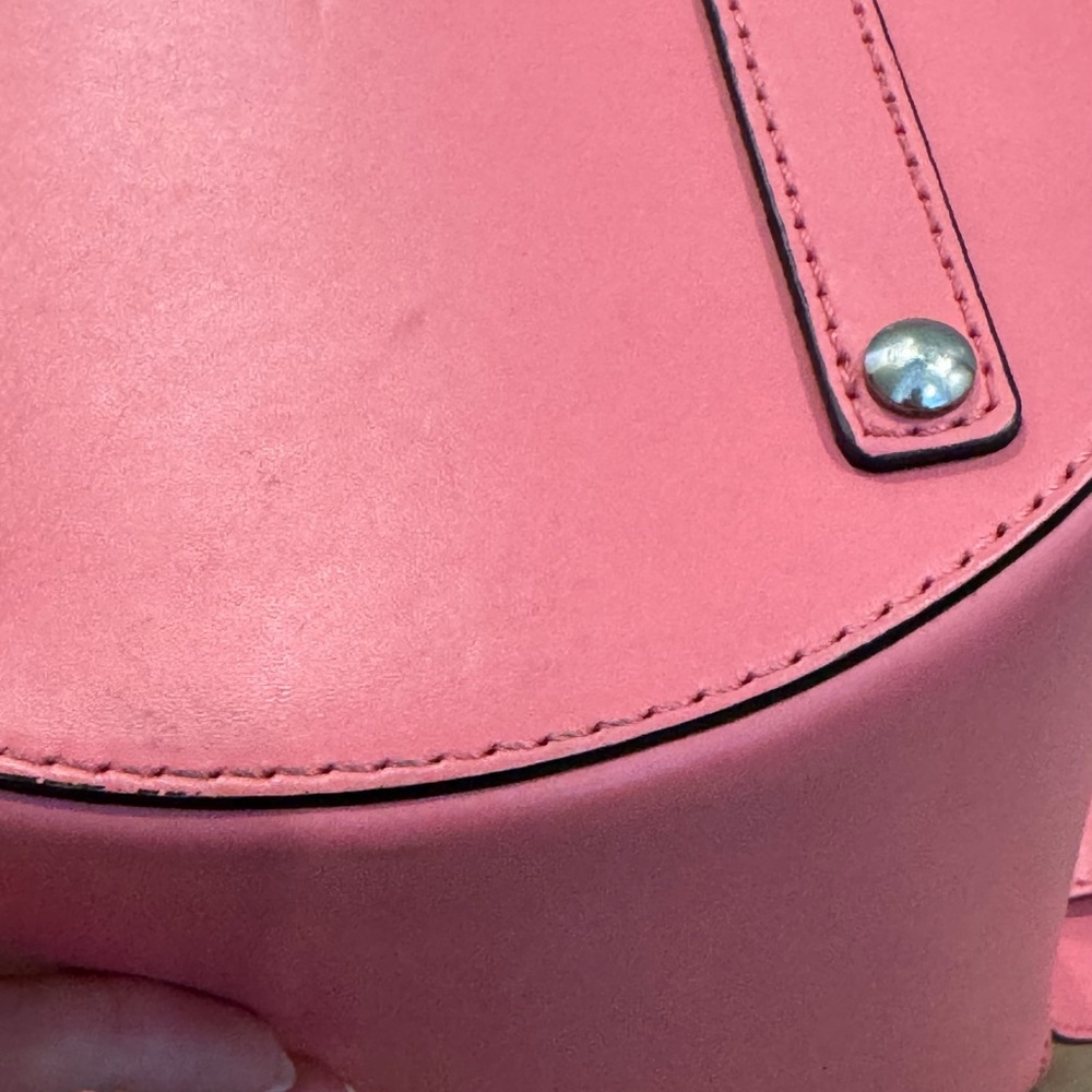 Burberry small leather bucket bag - Picture 12 of 16